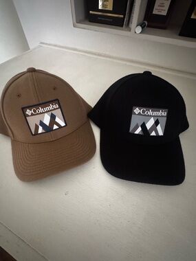 Columbia Two-Pack Logo Patch Baseball Caps in Black and Tan